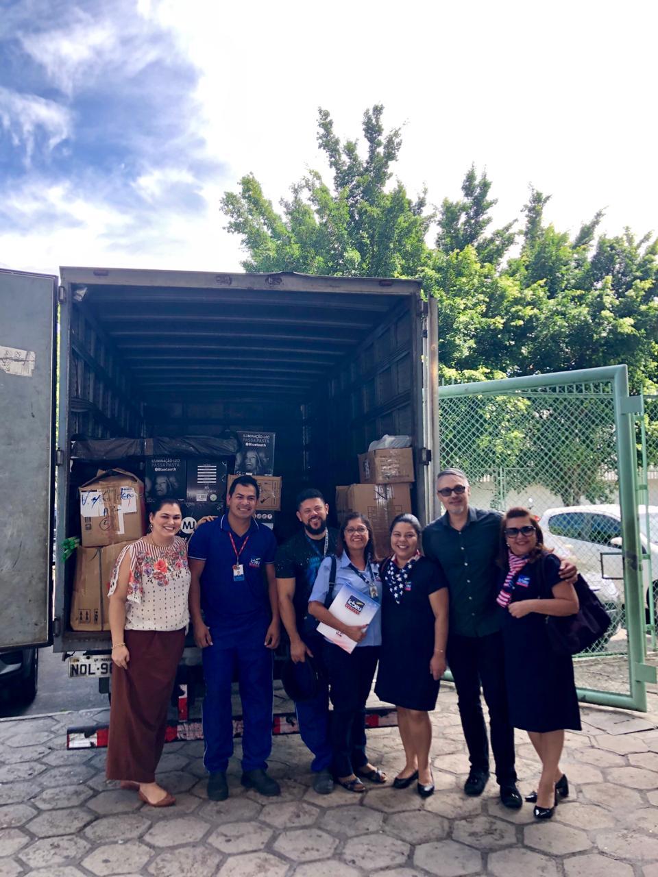 Parceria leva atividades artísticas para escola de idiomas