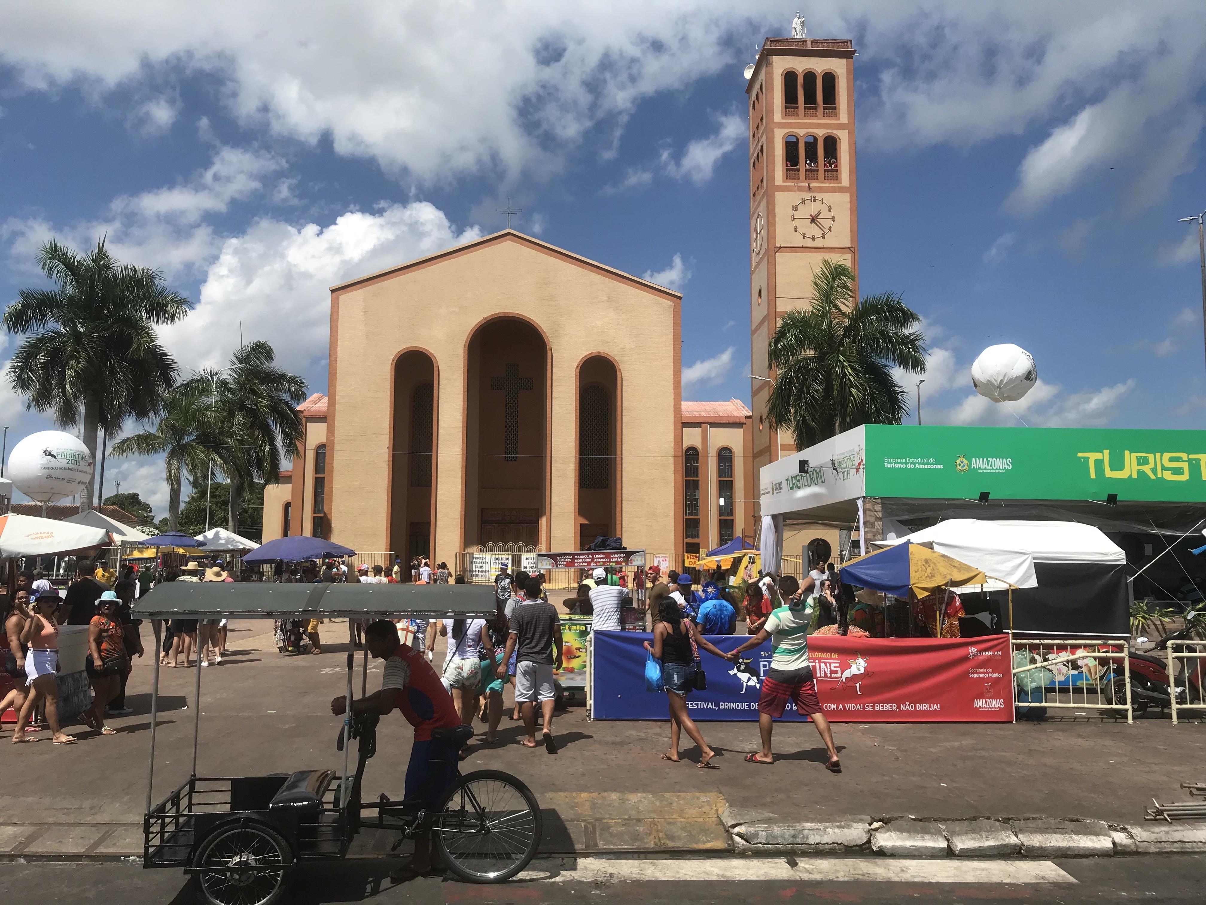 A Praça da Catedral é parada obrigatório para os visitantes