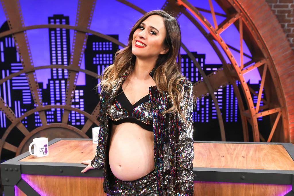 Grávida Tatá Werneck estreia 4ª temporada de 'Lady Night'