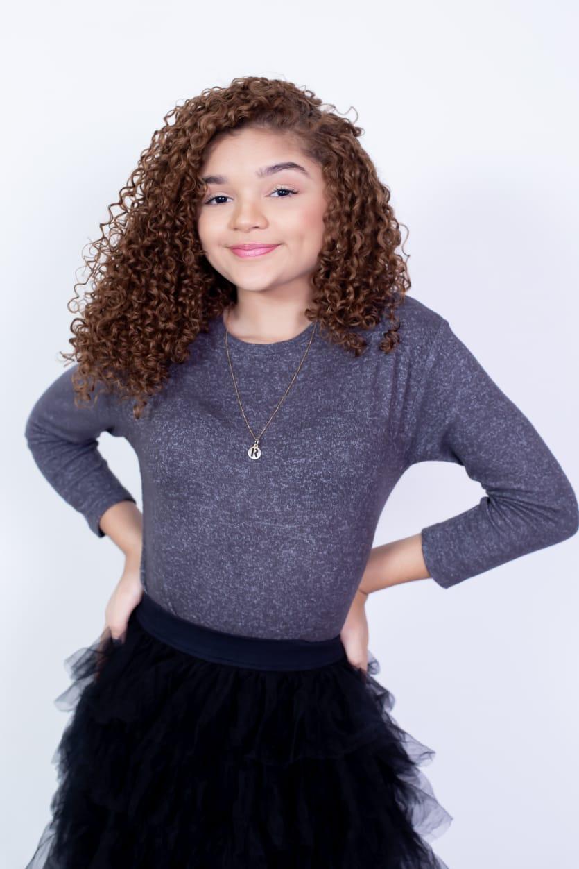 Ex-The Voice Kids Raylla Araújo realiza primeiro show no Teatro Amazonas