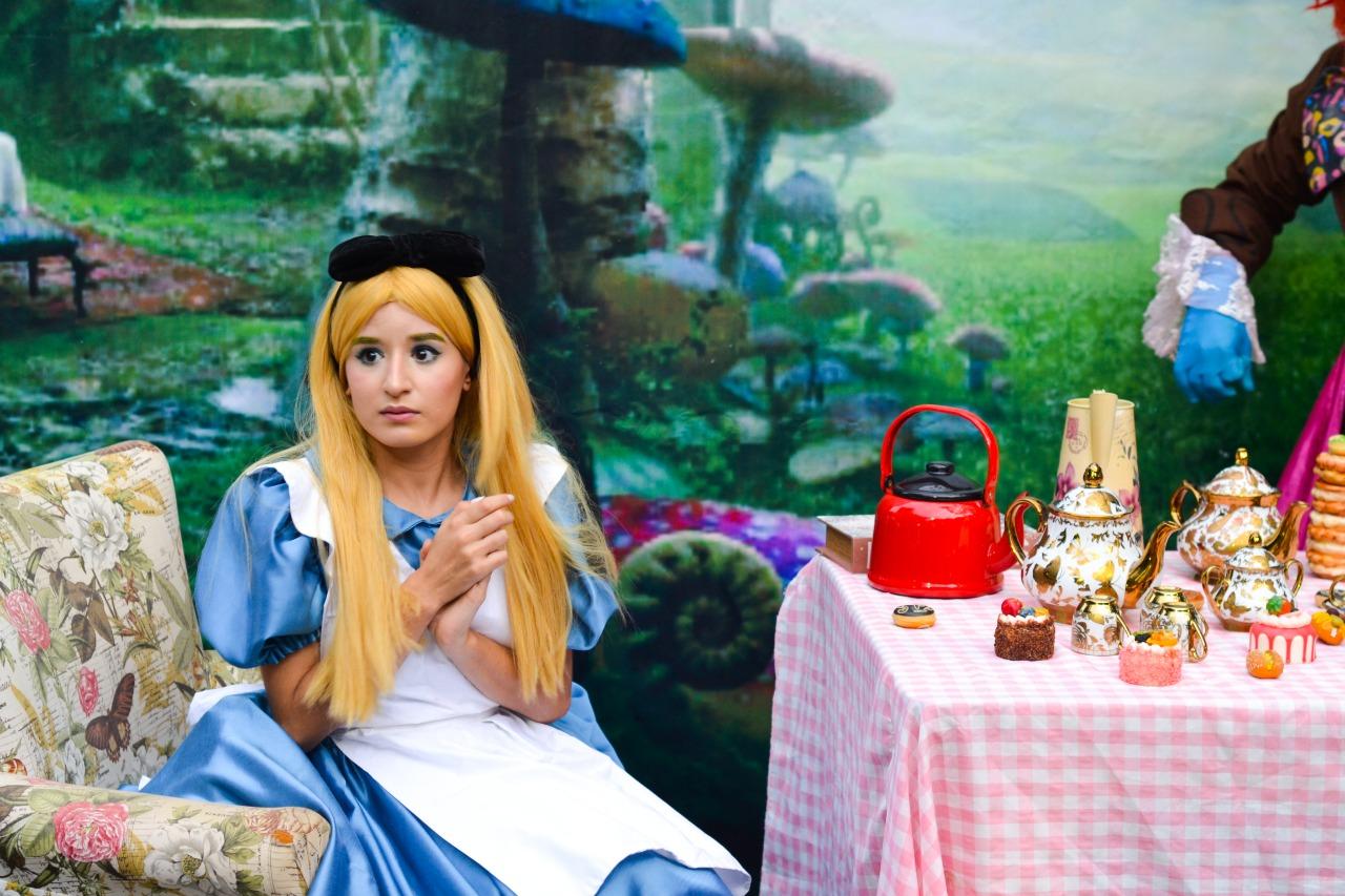 Musical Alice no País das Maravilhas, nesta quarta, no Teatro Amazonas