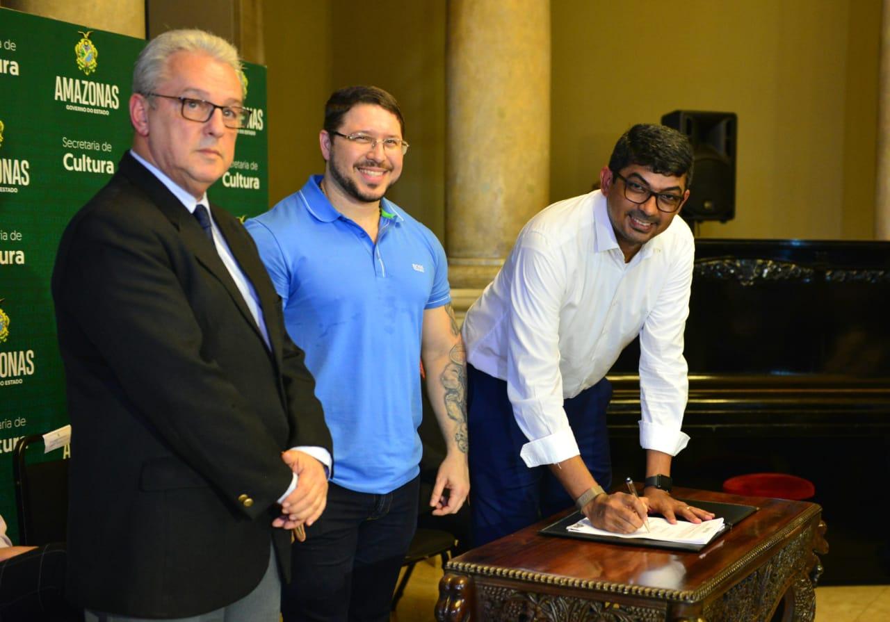 Carlos Almeida lança Sistema Estadual da Cultura e assina com TV pública