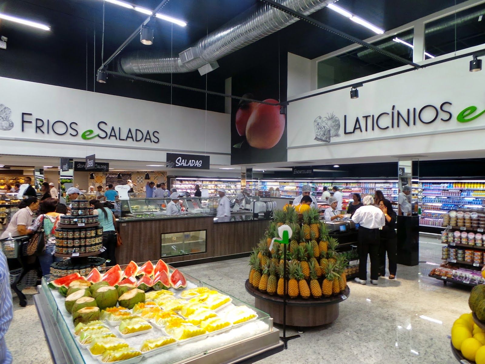 Pátio Gourmet amplia horário de funcionamento antes do Réveillon