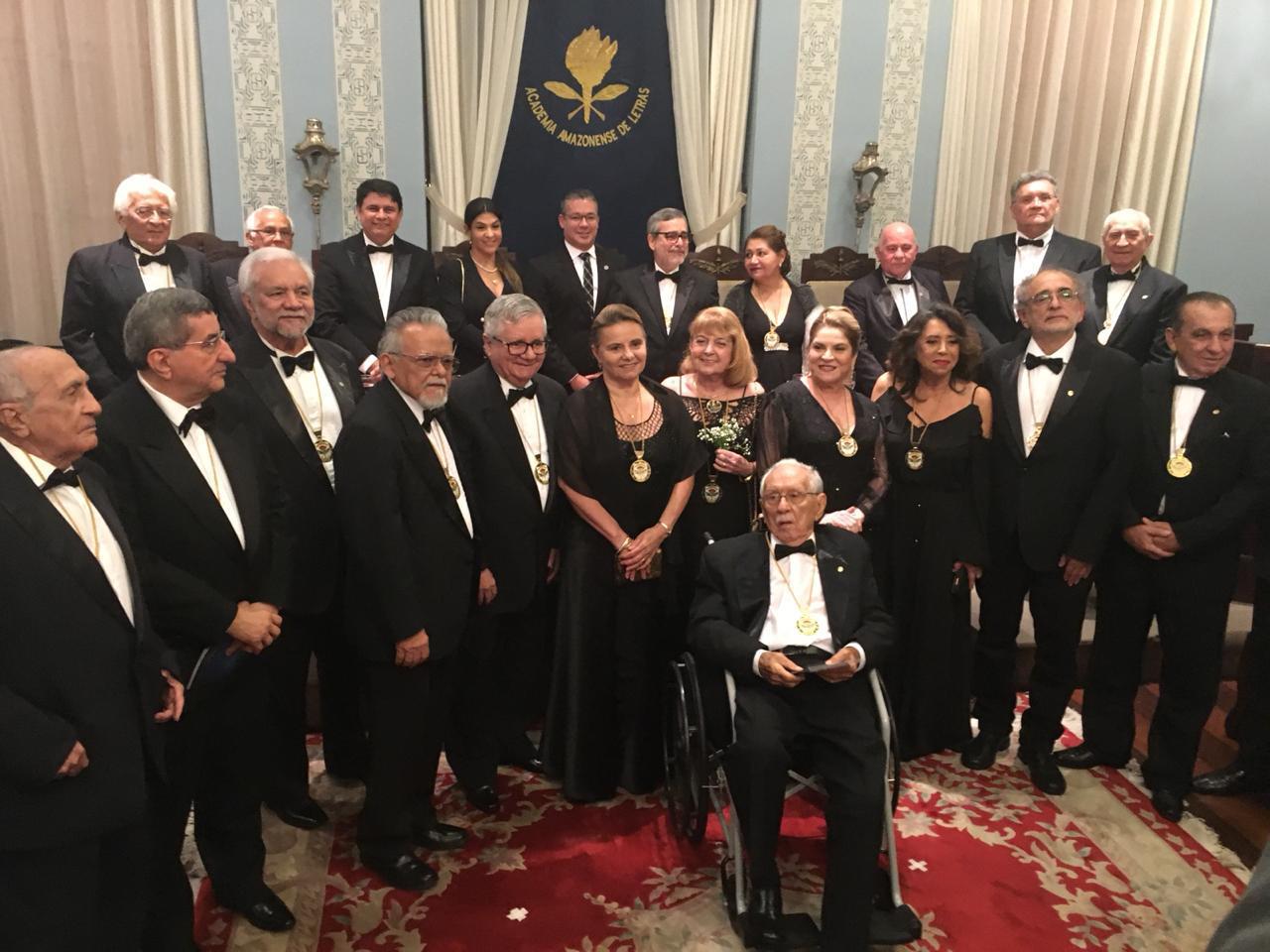 ROBÉRIO BRAGA REELEITO PRESIDENTE DA AAL