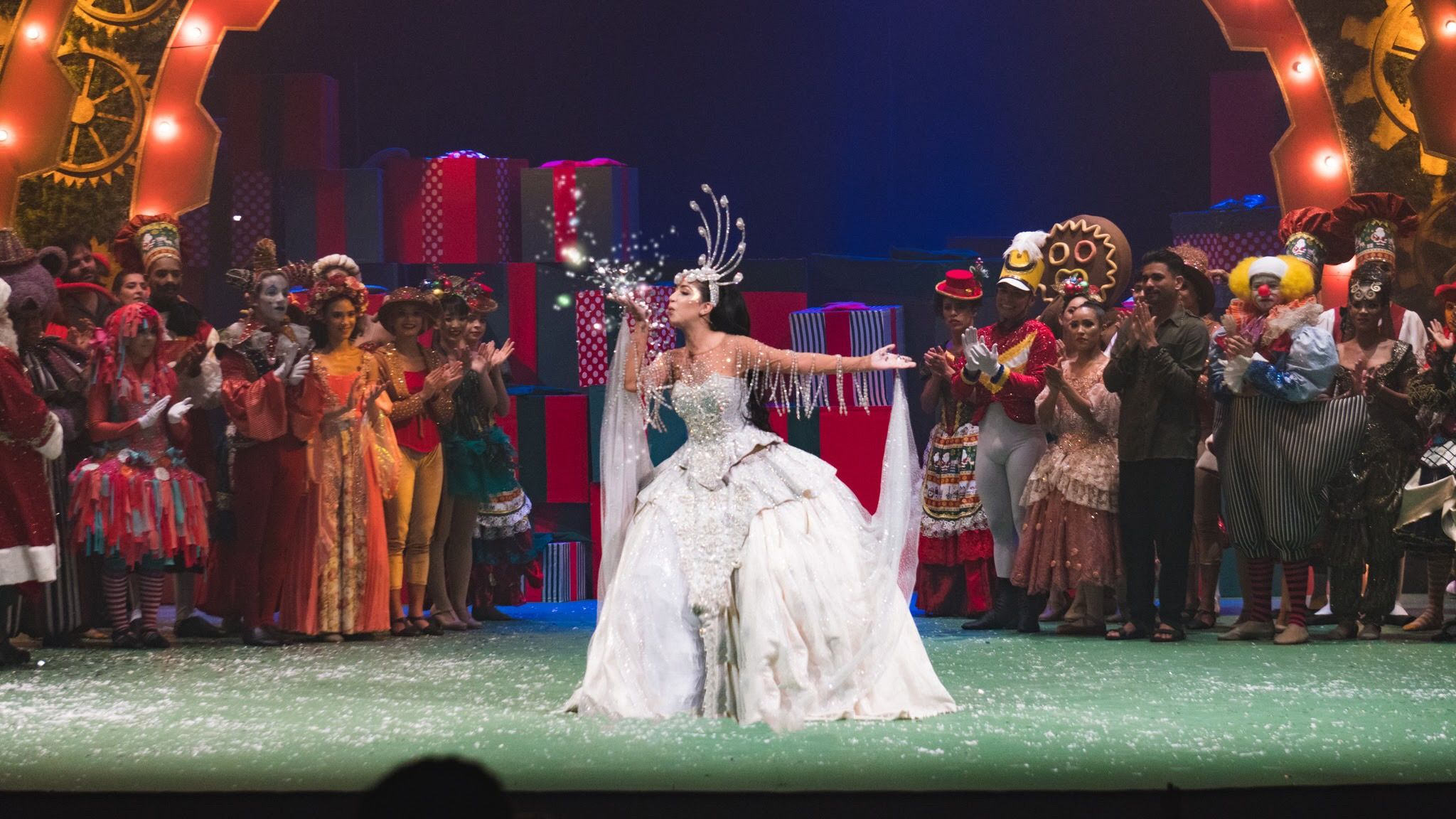 Evelyn Félix é destaque no musical "A Caixa Mágica do Natal"