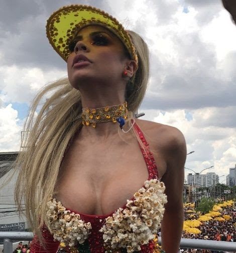 "Bloco da Sapequinha" agita São Paulo