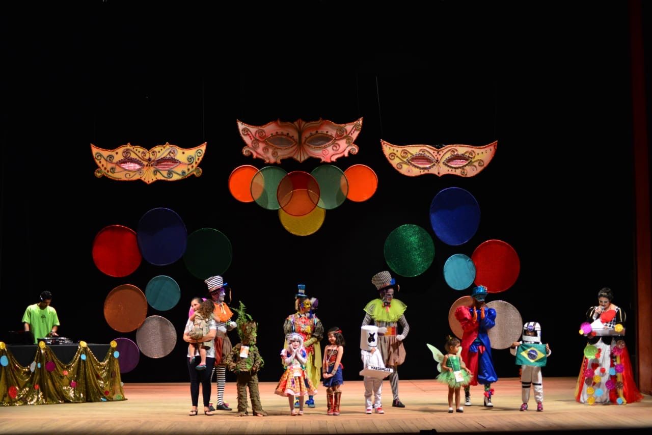 Concurso de Fantasias Infantil levou centenas de pessoas ao Teatro Amazonas