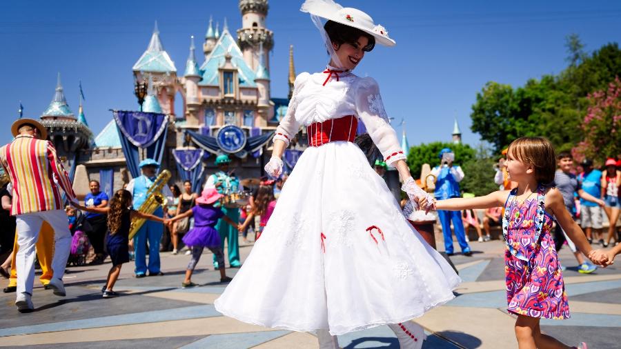 Disney fecha parques em Orlando, Califórnia e Paris