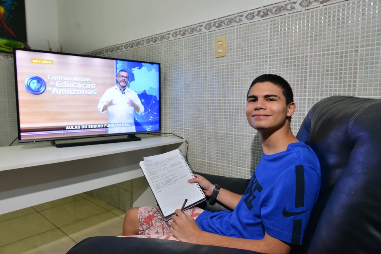Governo do Amazonas dá início ao programa ‘Aula em Casa’