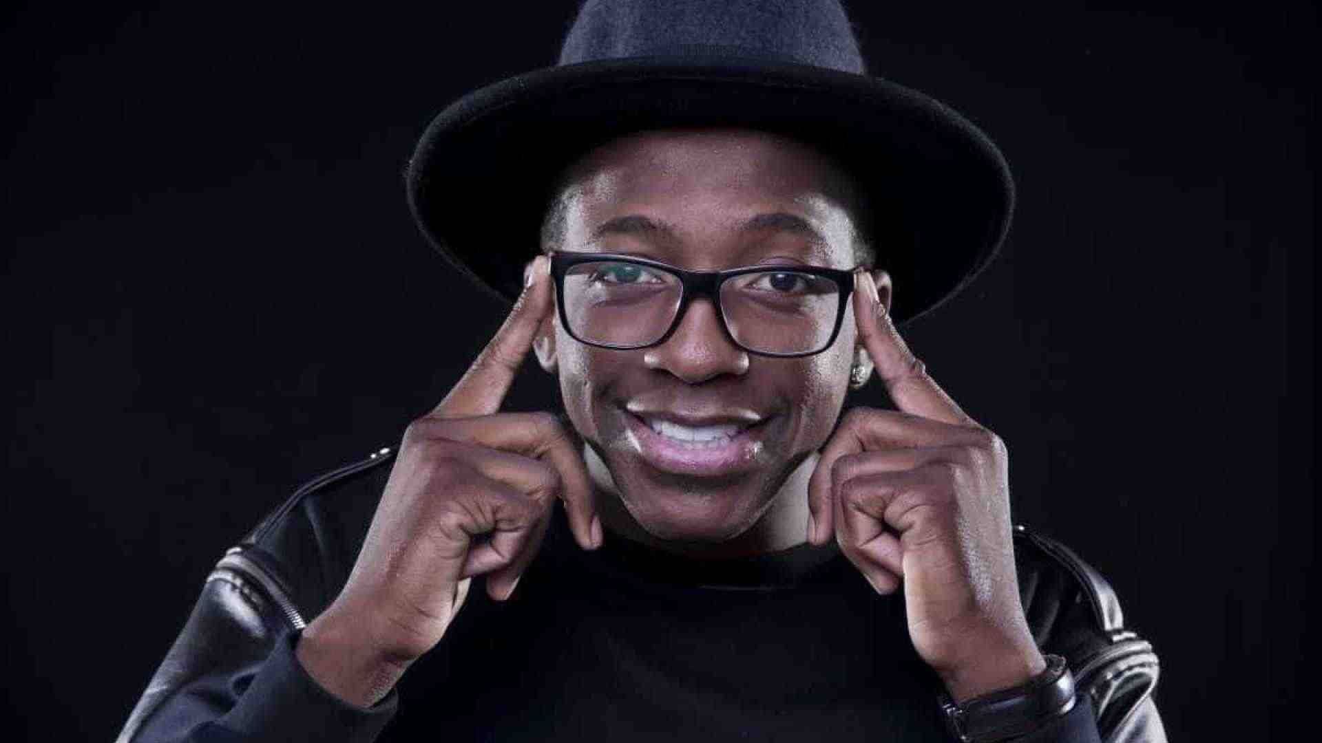 Após testar positivo para o Covid-19, Mumuzinho cancela live e segue em hospital