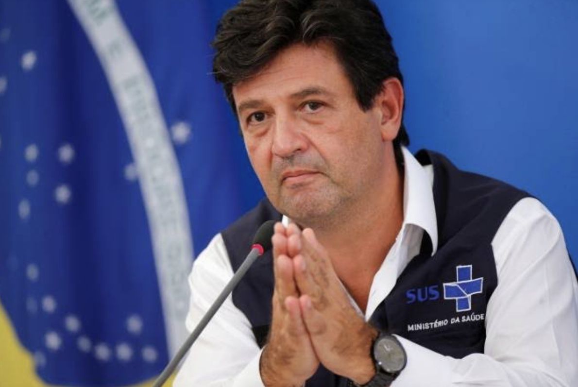 Através de rede social, Mandetta Ministro da Saúde, anuncia que foi demitido por Jair Bolsonaro