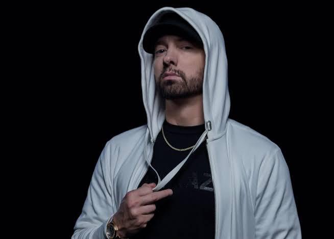 Fã invade casa de Eminem e acorda rapper, entenda