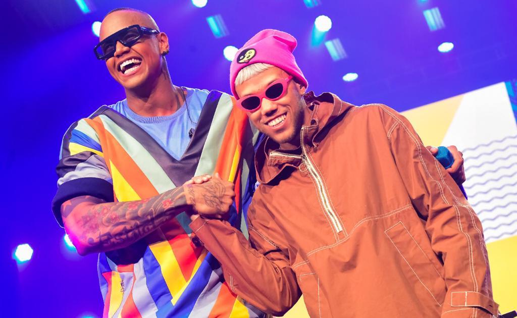 Léo Santana lança música com parceria internacional. Veja e escute “Sigo Tranquilo”