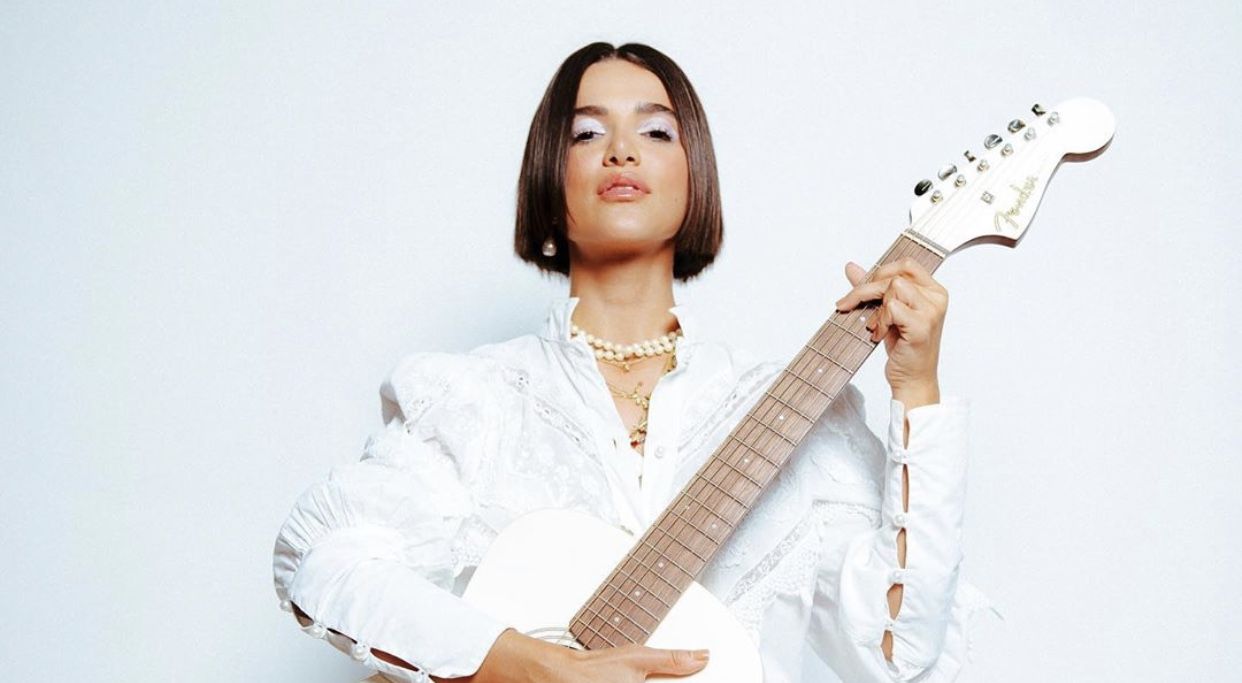 Manu Gavassi estreia em parada da Billboard nos EUA e quebra recorde nacional