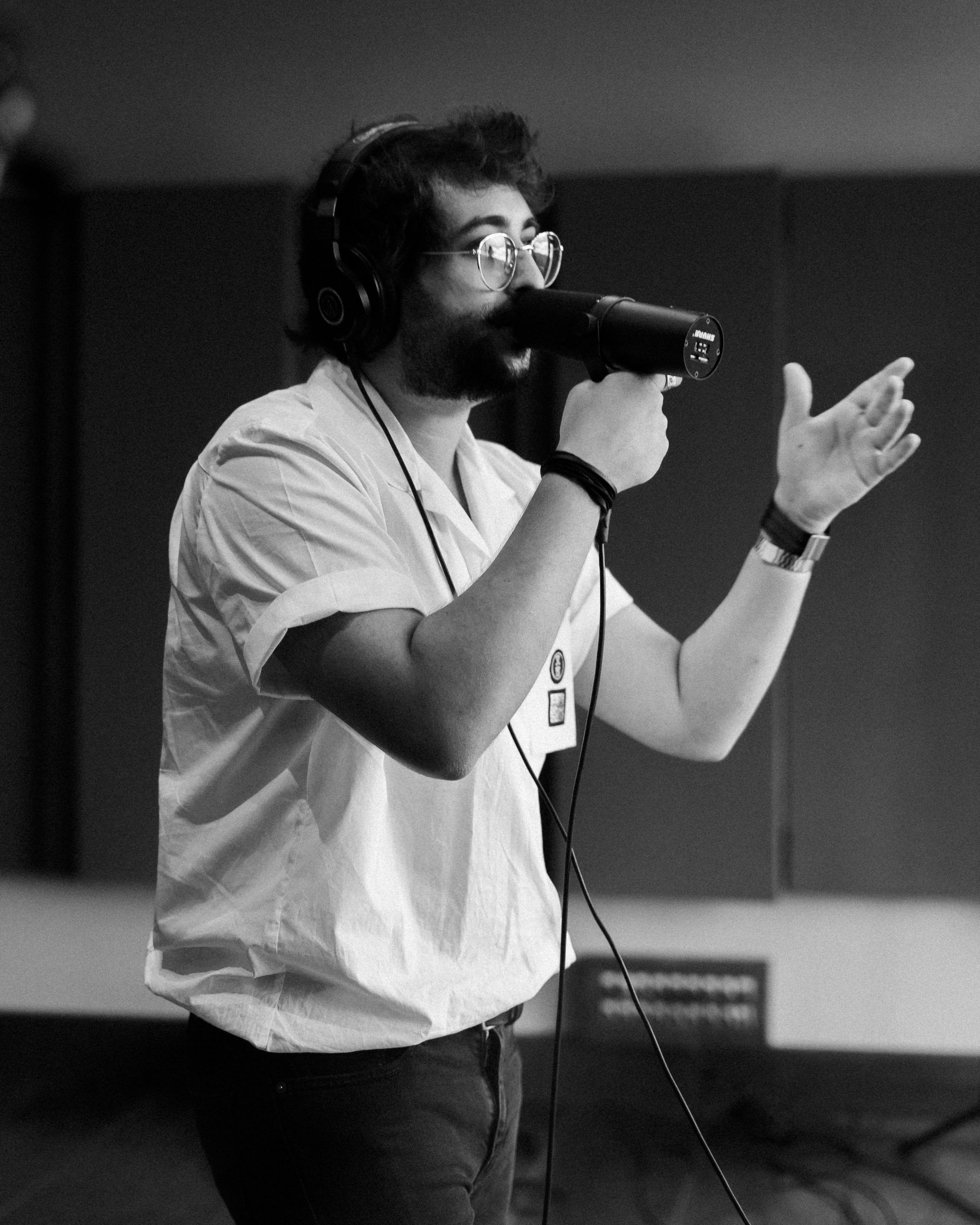 Zeeba lança clipe da versão acústica de "Sun Goes Down”