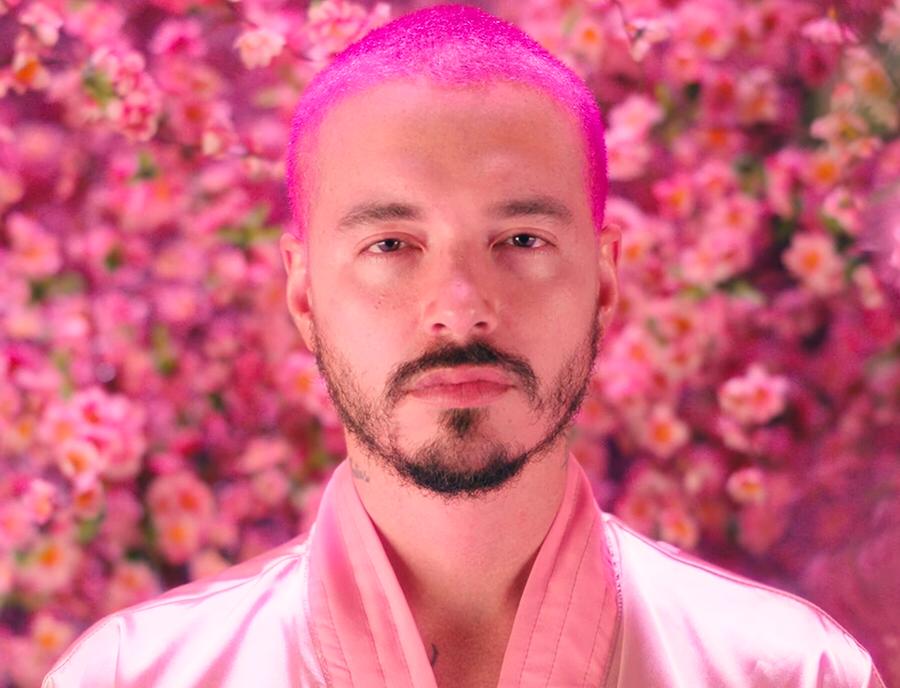 Curta o sábado: J Balvin lança videoclipe da música “Rosa”, uma das cores de seu novo álbum