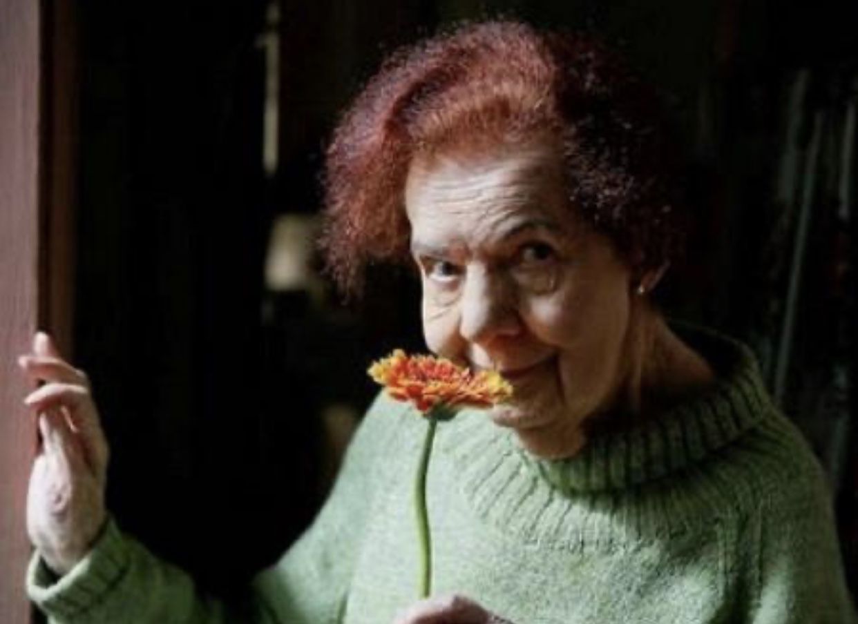 Lily Lian, última cantora de rua de Paris, morre aos 103 anos
