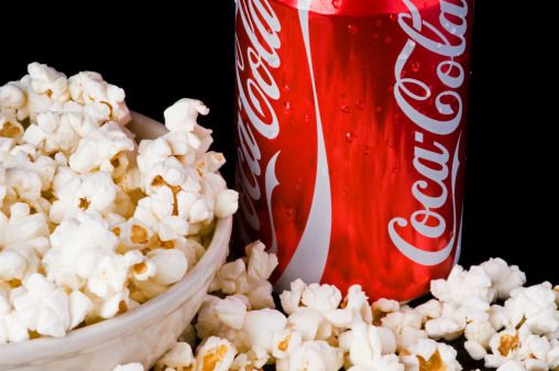 Com patrocínio de Coca-Cola, Cine Manaura Drive-In, abre as portas nesta quinta-feira