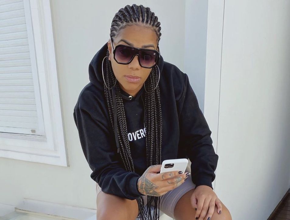 Ludmilla passa por cirurgia para corrigir problemas em próteses; entenda