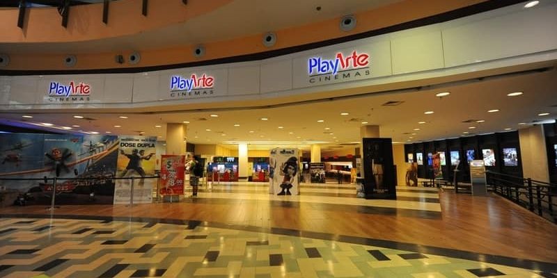 Mesmo autorizados a reabrirem, cinemas de Manaus continuaram fechados; entenda