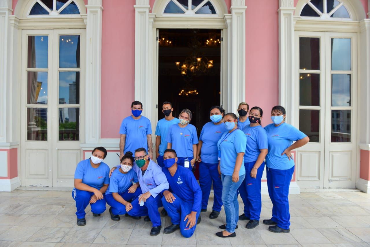 Programa de visitas para colaboradores terceirizados inicia no Teatro Amazonas