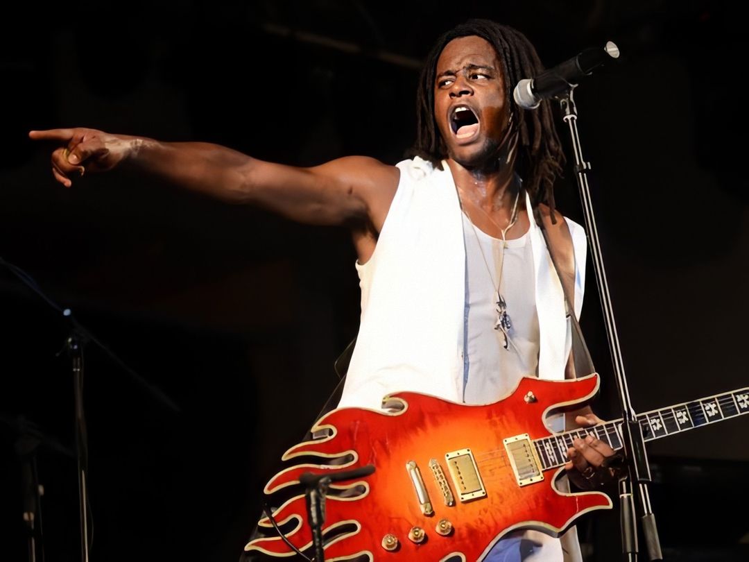 Toni Garrido é atração em Live beneficente