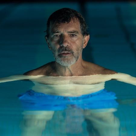 Antonio Banderas revela estar de quarentena com covid-19 