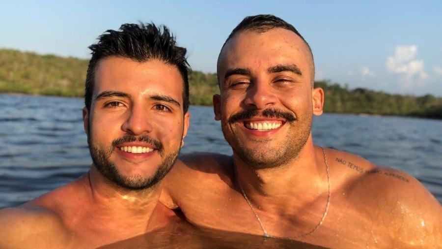 Apresentador Matheus Ribeiro relata homofobia em lanchonete de Brasília