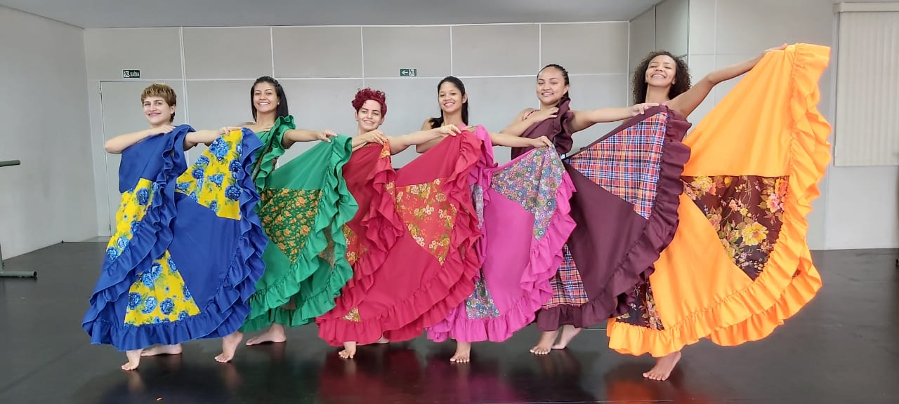 Balé Folclórico apresenta ‘Dançando Nossos Compositores’ no TA