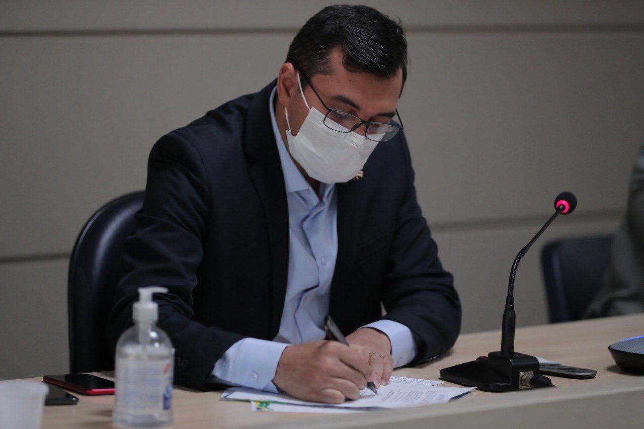 Governador Wilson Lima sanciona lei que reduz taxas de cartório em 30%