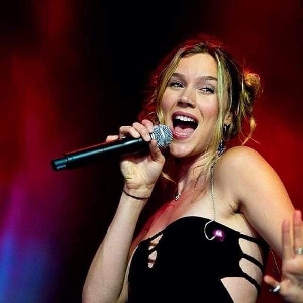 Joss Stone anuncia que está grávida de seu primeiro filho