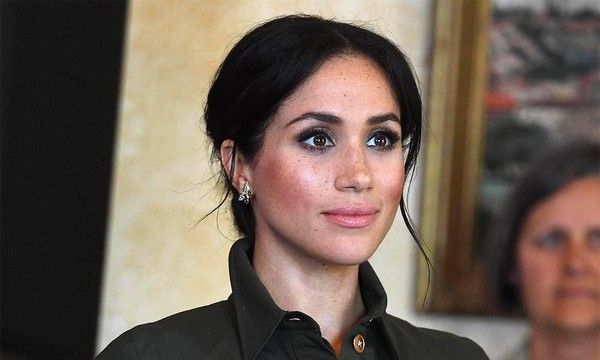Meghan Markle tenta adiar batalha com jornal por violação de privacidade