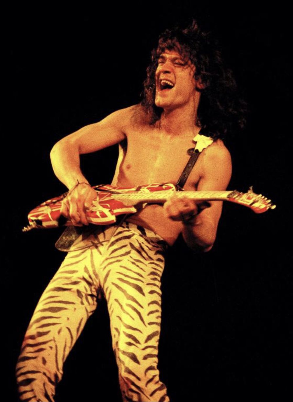 Morre Eddie Van Halen, aos 65, vítima de câncer na garganta