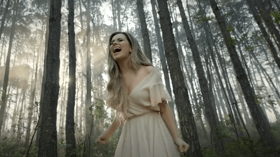 Sandy se entrega às emoções em clipe do EP '10:39'; confira
