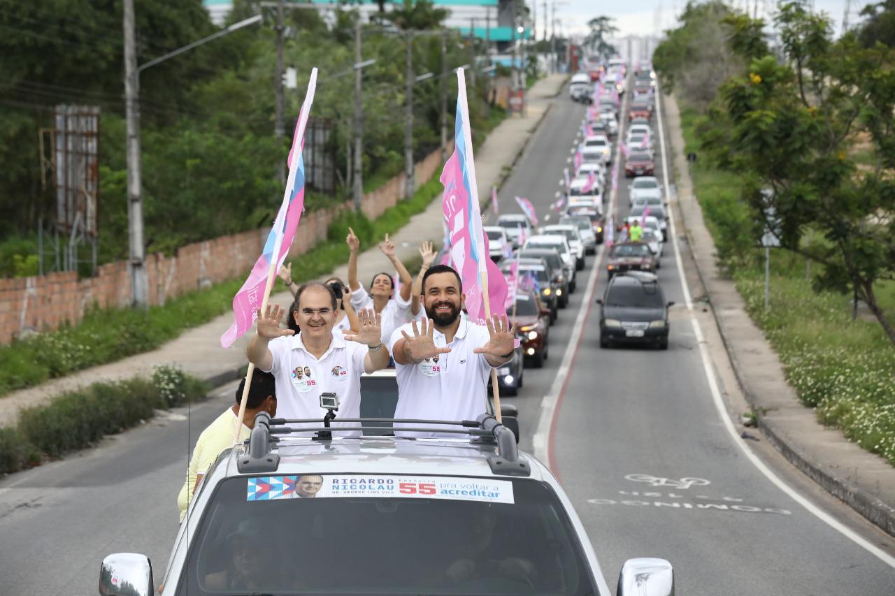 Ricardo Nicolau lidera a maior carreata da campanha e reúne mais de mil na Avenida das Torres