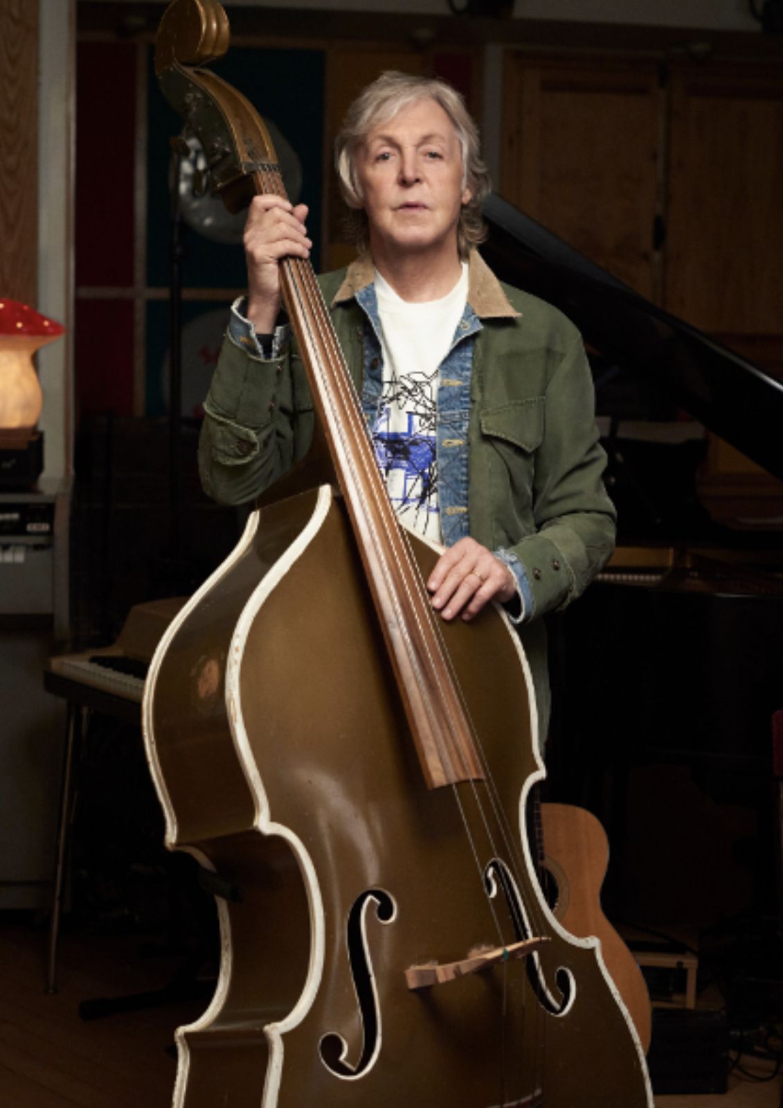 Paul McCartney lança disco que gravou sozinho durante a pandemia; ouça