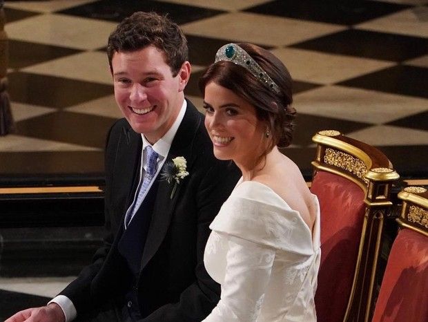 Princesa Eugenie, neta da rainha Elizabeth II, dá à luz primeiro filho