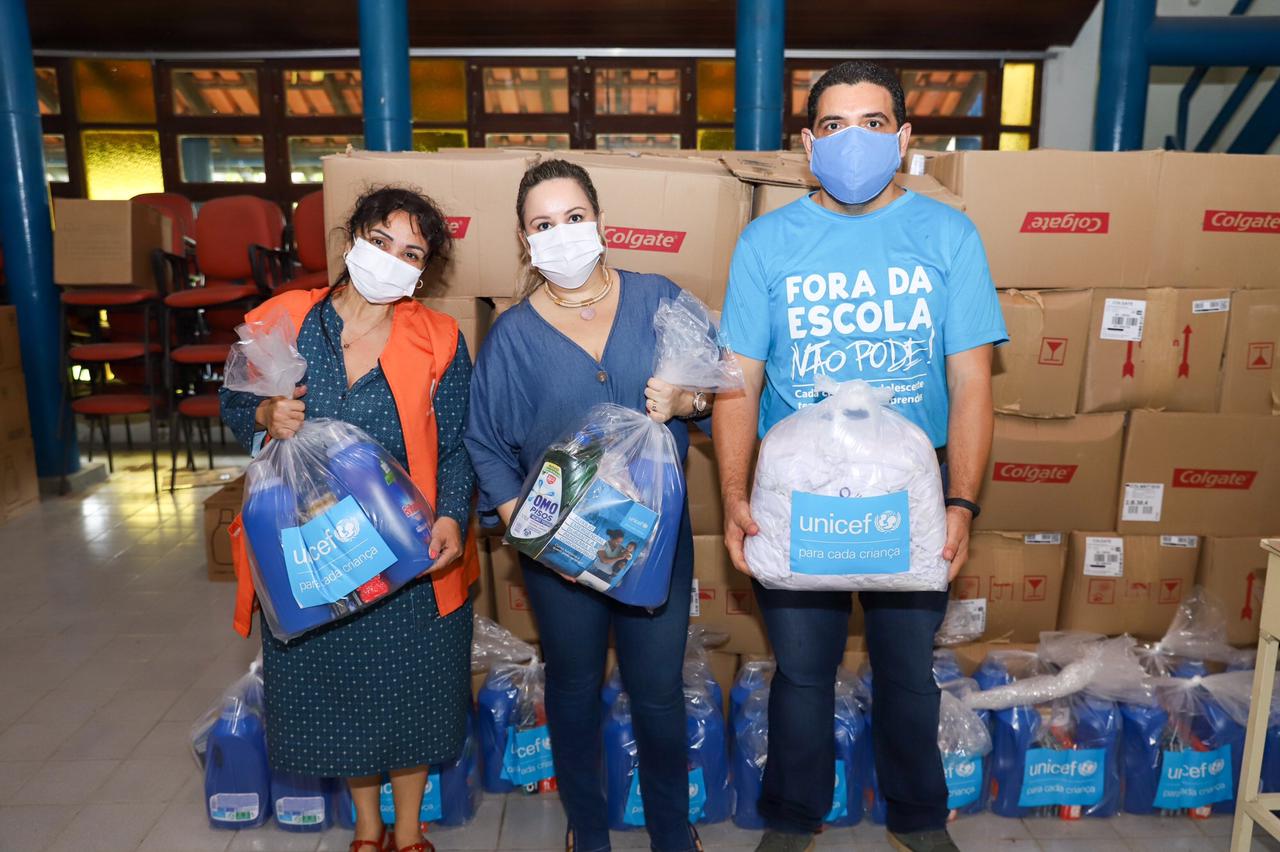 Unicef e Aldeias SOS doam kits de higiene, máscaras e rádios analógicos para acolhidos venezuelanos