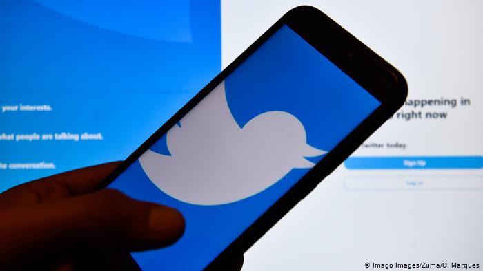 Rússia 'espera' não ter de proibir redes sociais estrangeiras