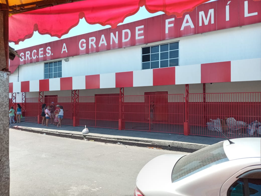 Justiça determina restabelecimento da energia na quadra da escola A Grande Familia em Manaus
