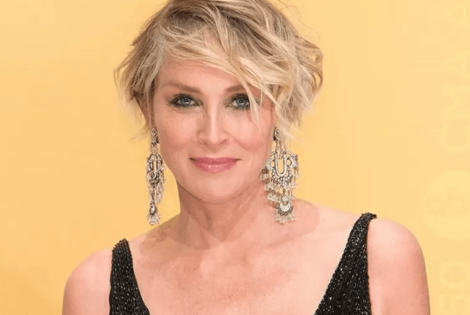 Sharon Stone revela que ela e irmã foram abusadas sexualmente pelo avô
