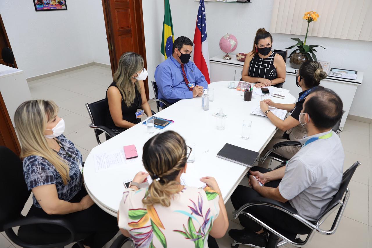 Amazonas e Caixa vão capacitar técnicos que atuam no sistema de acesso a programas sociais