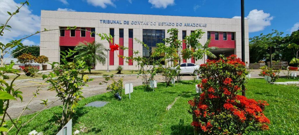TCE-AM emite alertas para 58 gestores sobre atrasos no envio de folhas de pagamento