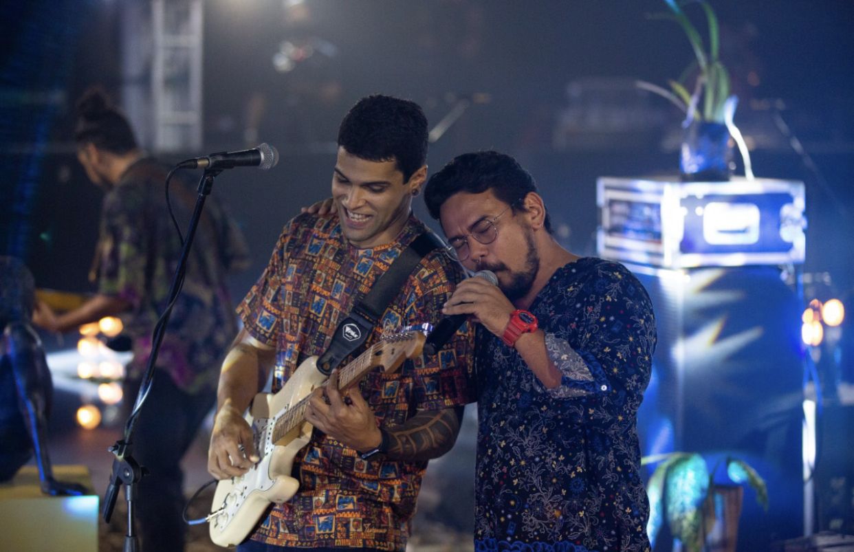 Alaídenegão lança show nas plataformas digitais para celebrar 13 anos de carreira