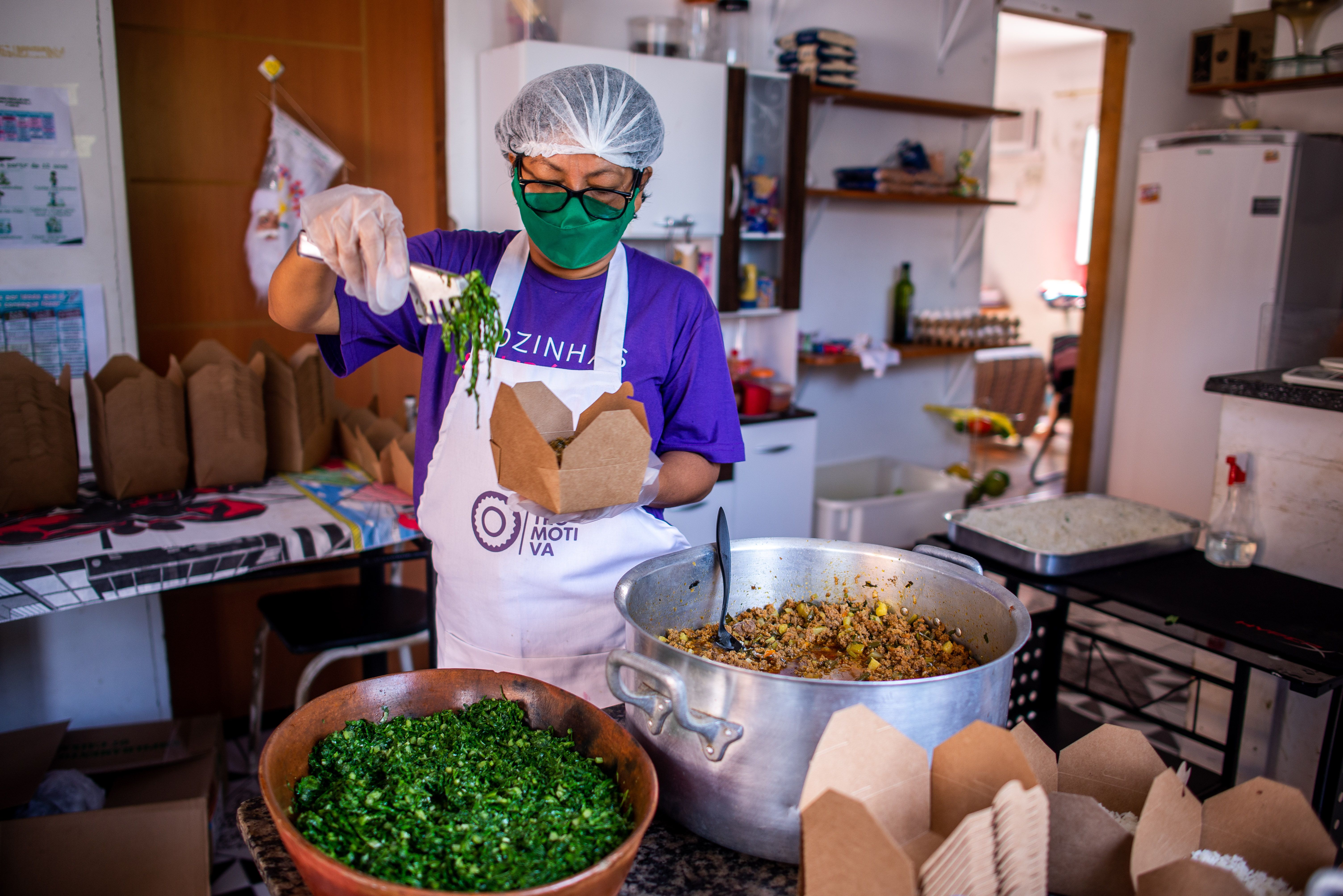 Coca-Cola Brasil, Instituto Coca-Cola Brasil e Gastromotiva, vão distribuir 50 mil refeições em Manaus