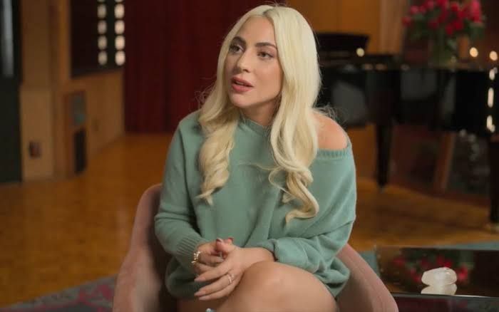 Gatilho: Lady Gaga revela que produtor a estuprou e a engravidou aos 19 anos