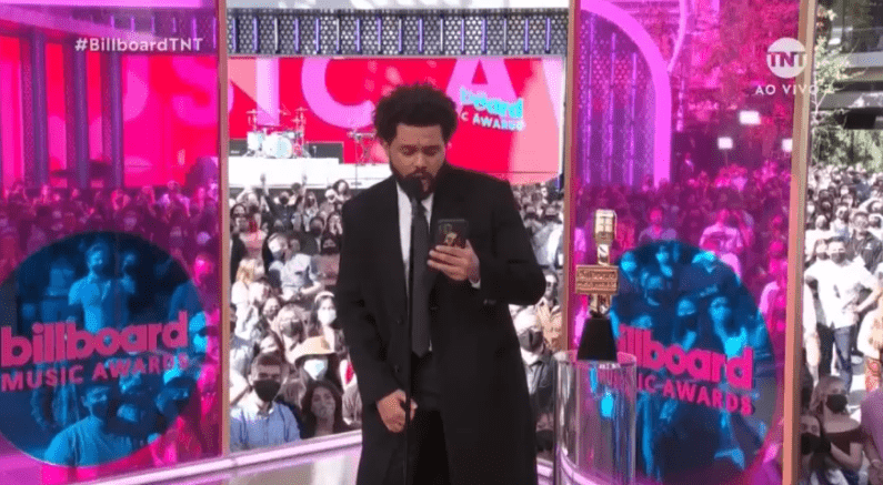 The Weeknd vence prêmio principal no Billboard Music Awards 2021