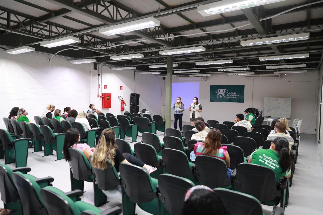 Amazonas realiza treinamento de servidores da FVS-AM para atuação nos postos de vacinação