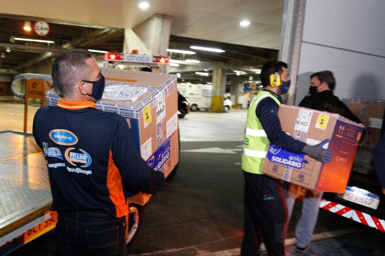 Amazonas recebe lote com 35.100 doses de vacinas contra Covid-19