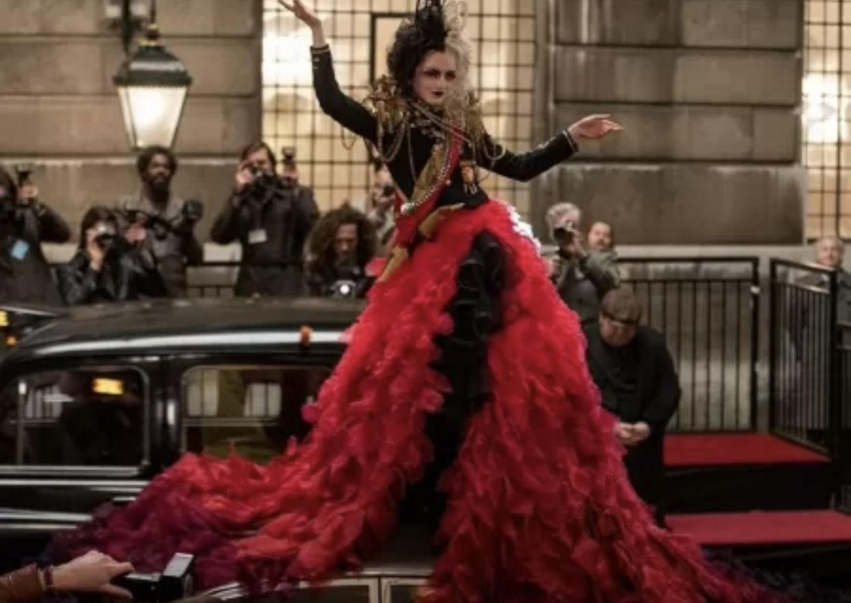 Disney inicia produção de sequência de 'Cruella' após sucesso do filme